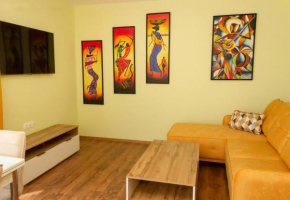 ~ The Citrus Flat ~ With a FREE parking spot